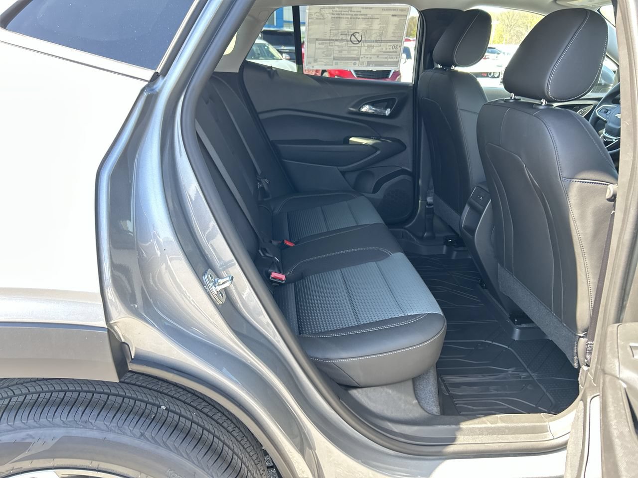 New 2026 Chevrolet Trax LT w/ Sunroof Package FWD image 18