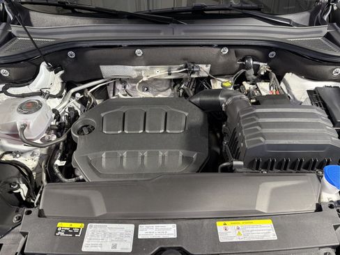 Used 2024 Volkswagen Atlas Peak Edition SEL AWD/4WD image 34
