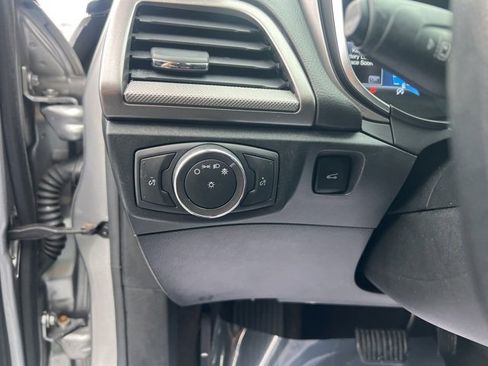 Used 2020 Ford Fusion SE image 21