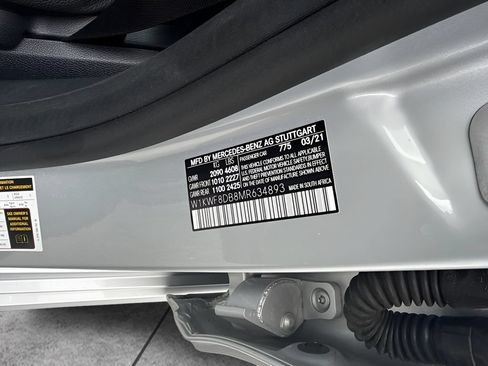 Used 2021 Mercedes-Benz C 300 Sedan image 24