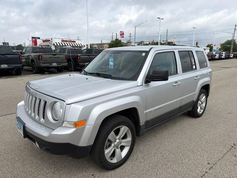 Used 2014 Jeep Patriot Limited FWD image 2