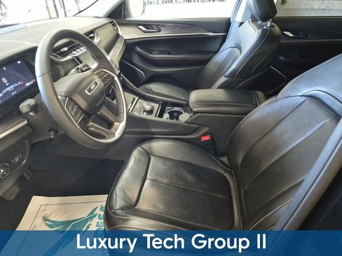 Used 2023 Jeep Grand Cherokee Limited w/ Luxury Tech Group II AWD/4WD image 10