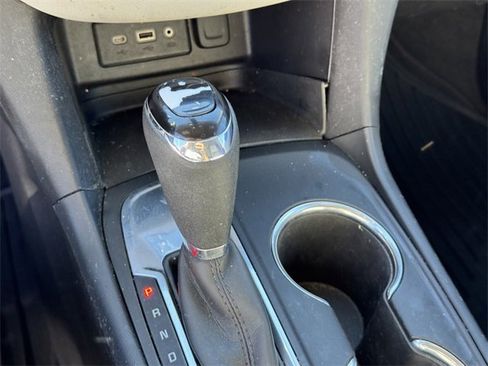 Certified 2019 Chevrolet Equinox LS image 16