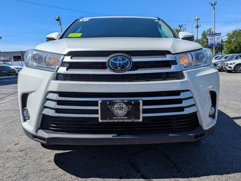 Used 2018 Toyota Highlander XLE AWD/4WD image 4