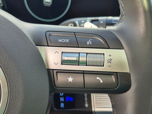 Used 2024 Hyundai Kona Limited FWD image 32