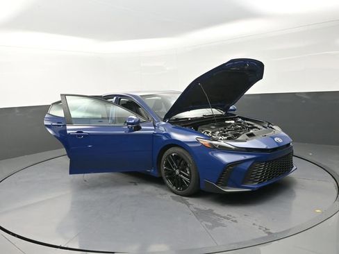 Used 2025 Toyota Camry SE image 47