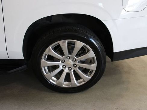 Used 2021 Chevrolet Suburban Premier AWD/4WD image 38