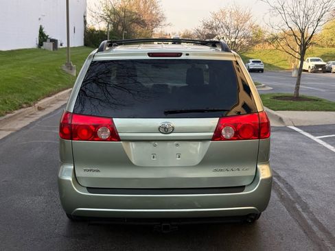 Used 2010 Toyota Sienna LE image 5