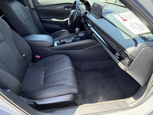Used 2025 Honda Accord Sport image 10