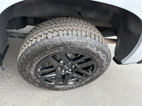 Used 2024 Chevrolet Silverado 1500 LT Trail Boss image 13