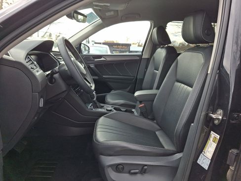 Certified 2022 Volkswagen Tiguan SE image 14