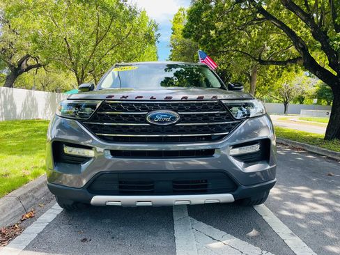 Used 2022 Ford Explorer Limited w/ Equipment Group 301A image 8