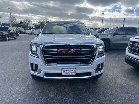 Used 2022 GMC Yukon SLT w/ SLT Luxury Package image 3