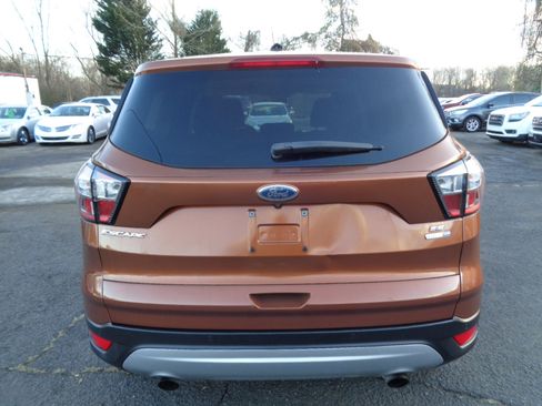 Used 2017 Ford Escape SE image 8