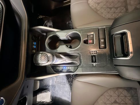 Used 2022 Toyota Highlander Bronze Edition FWD image 25