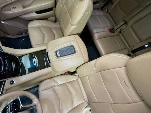 Used 2019 Cadillac Escalade Platinum image 25