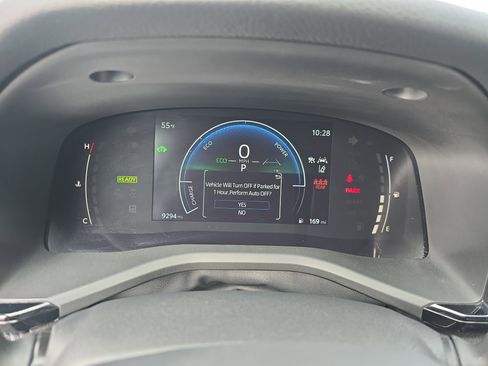 Used 2025 Toyota Camry SE image 19