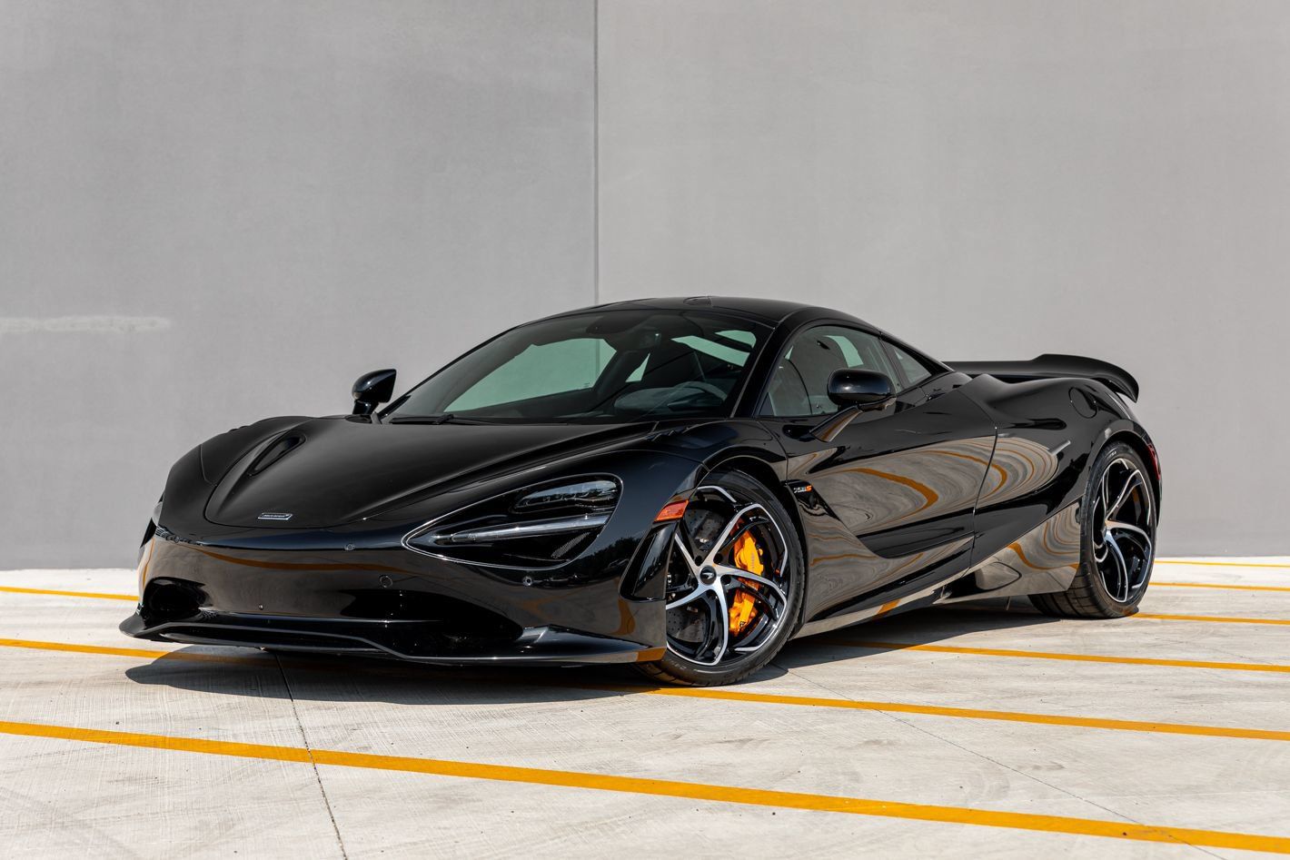 Used 2024 McLaren 750S RWD image 2