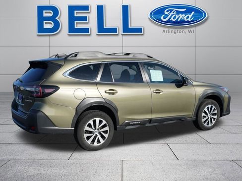 Used 2023 Subaru Outback Premium image 3