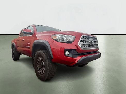 Used 2017 Toyota Tacoma TRD Off-Road w/ Tow Package AWD/4WD image 5