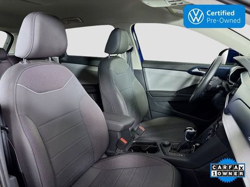 Used 2024 Volkswagen Taos SE image 27