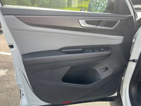 Certified 2024 Volkswagen Atlas Peak Edition SE AWD/4WD image 10