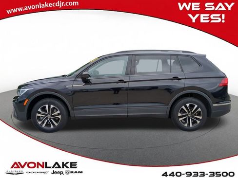 Used 2022 Volkswagen Tiguan S image 3