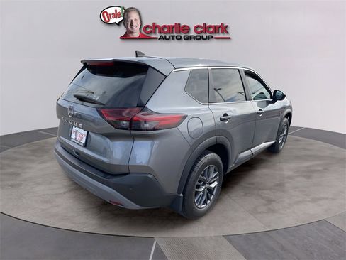 Used 2023 Nissan Rogue S image 6