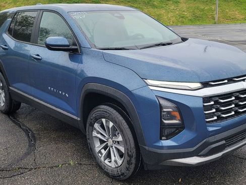 New 2026 Chevrolet Equinox LT w/ Convenience Package II FWD image 2