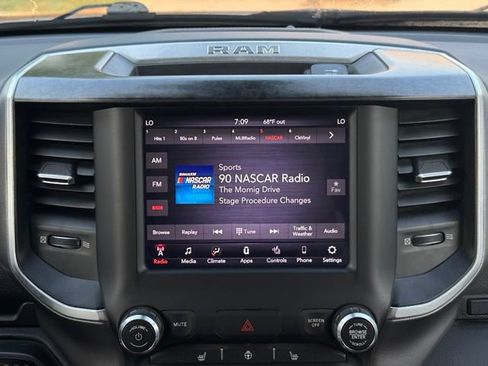 Used 2019 RAM 1500 Big Horn AWD/4WD image 3