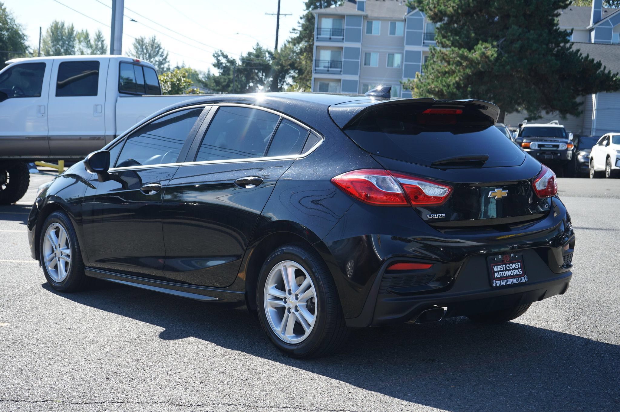 Used 2017 Chevrolet Cruze LT w/ Sun And Sound Package FWD image 3
