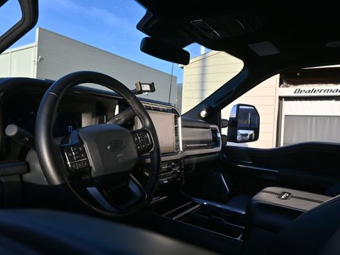 Used 2024 Ford F350 Platinum w/ FX4 Off-Road Package image 17