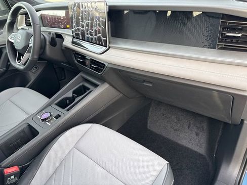 New 2026 Volkswagen Tiguan SE R-Line image 24