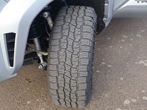 Used 2025 Toyota Tacoma TRD Sport image 41