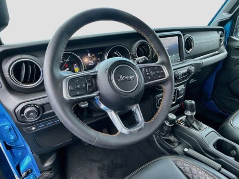 Used 2023 Jeep Wrangler Unlimited Sahara AWD/4WD image 12