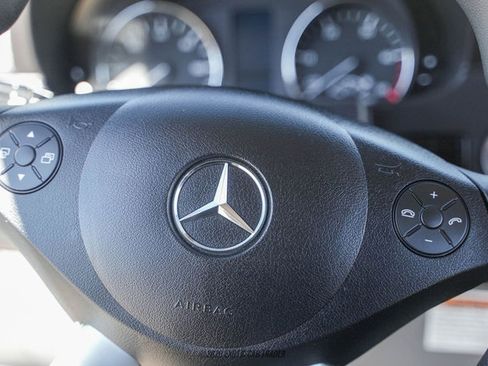 Used 2017 Mercedes-Benz Sprinter 3500 image 42