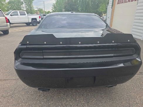 Used 2009 Dodge Challenger SRT8 w/ SRT Option Group II RWD image 5