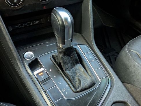 Used 2019 Volkswagen Tiguan SE image 22