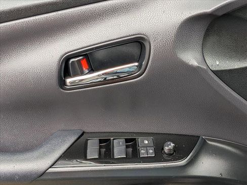 Used 2022 Toyota Prius LE image 11