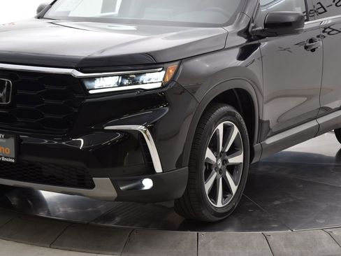 Used 2024 Honda Pilot Touring image 11