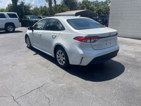 Used 2025 Toyota Corolla LE FWD image 3