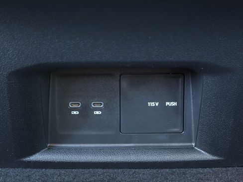 Used 2023 Volkswagen Atlas SE image 26