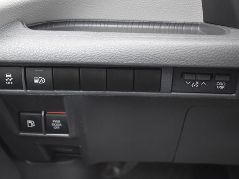 Certified 2023 Toyota Sienna XLE AWD/4WD image 13