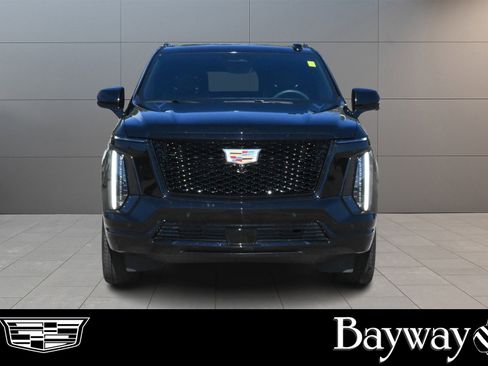 Certified 2025 Cadillac Escalade Sport w/ LPO, Floor Liner Package image 2