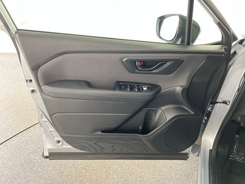 Certified 2025 Subaru Forester Premium AWD/4WD image 12