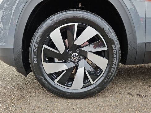 New 2026 Volkswagen Atlas Cross Sport SE AWD/4WD image 33