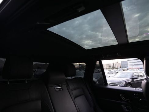 Used 2018 Land Rover Range Rover Supercharged image 32