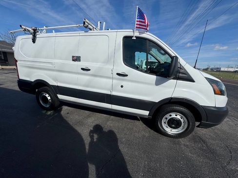 Used 2015 Ford Transit 250 130 Low Roof image 5