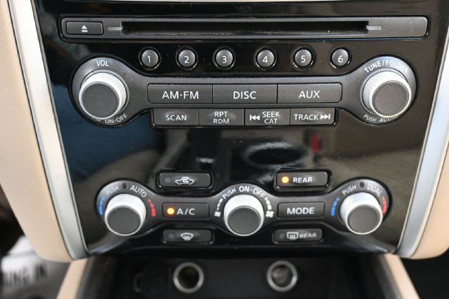 Used 2016 Nissan Pathfinder SV FWD image 22