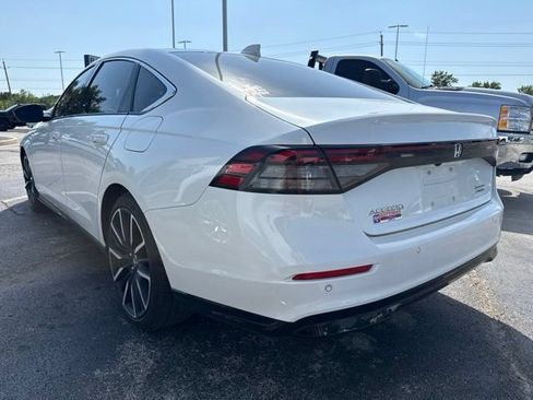 Used 2024 Honda Accord Touring image 4